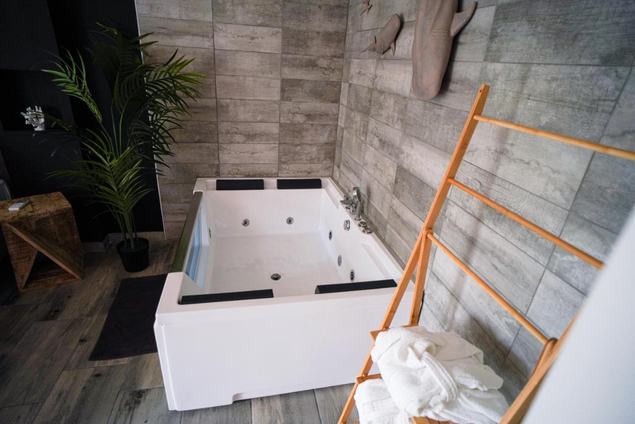 Superbe Appartement Avec Balneo. แซงต์-ซีเปรียง ภายนอก รูปภาพ
